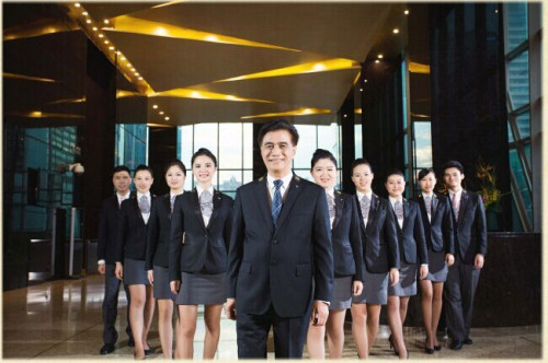 卓越物業(yè)樹行業(yè)標桿 榮登中國藍籌地產社區(qū)運營金牌榜_新浪房產_新浪網