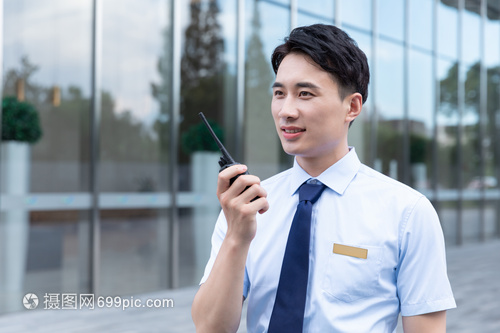 物業(yè)管理使用對(duì)講機(jī)通話